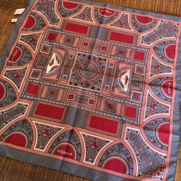 SQUARE SCARF from ITALY - Picture 2 of 3